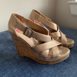 Gold Elaine Turner cork wedges